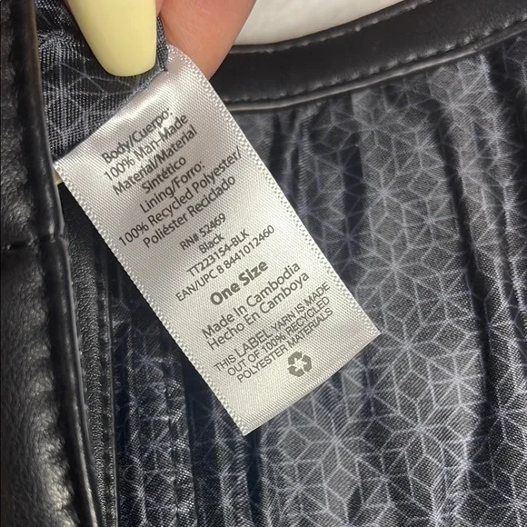 Black Soft Faux Leather quilted Shoulder Bag - Picture 8 of 10